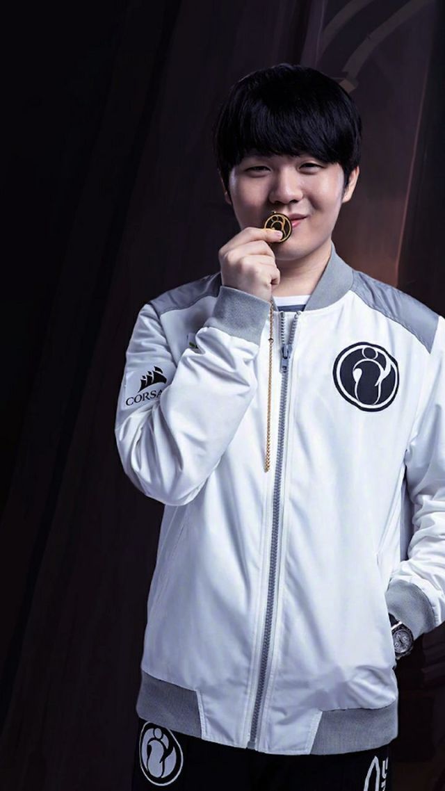 Rookie在DWG比赛中高光表现，比分优势明显引发热议！